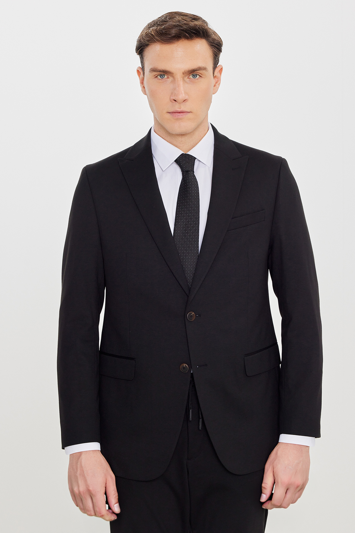 Altınyıldız Classics Erkek Siyah Slim Fit Kırlangıç Yaka Beli Bağlamalı Yan Cepli Takım Elbise görsel 2