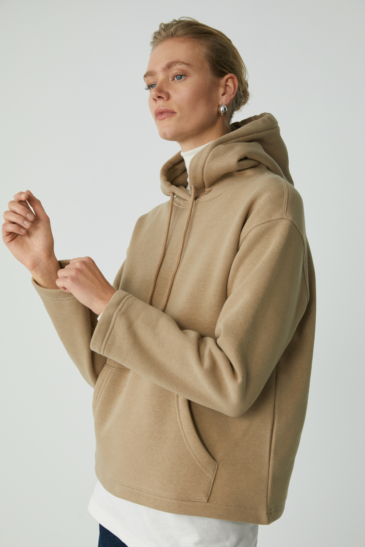 ETHIQUET PIPER Kadın Içi Polarlı Yumuşacık Comfort Fit Kapüşonlu Kanguru Cepli BEJ Sweatshirt görsel 4