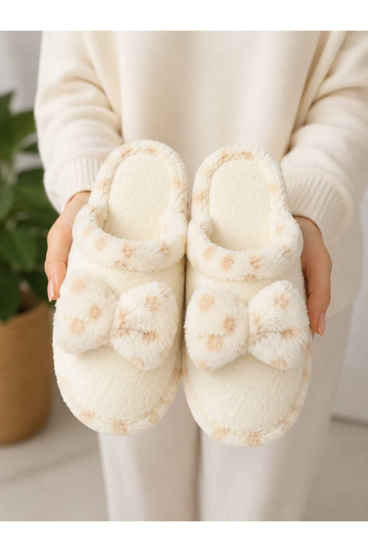 Slipcat Kadın, Pelüş Ev Pandufu, Yumuşak Tüylü, Fiyonklu, Kışlık Rahat Ev Terliği görsel 4