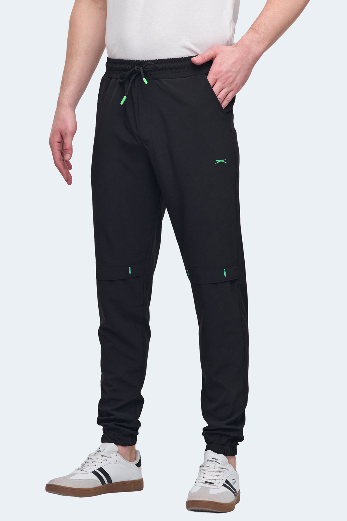 SLAZENGER NADJA Erkek Cepli Dar Paça Siyah Jogger Eşofman Altı