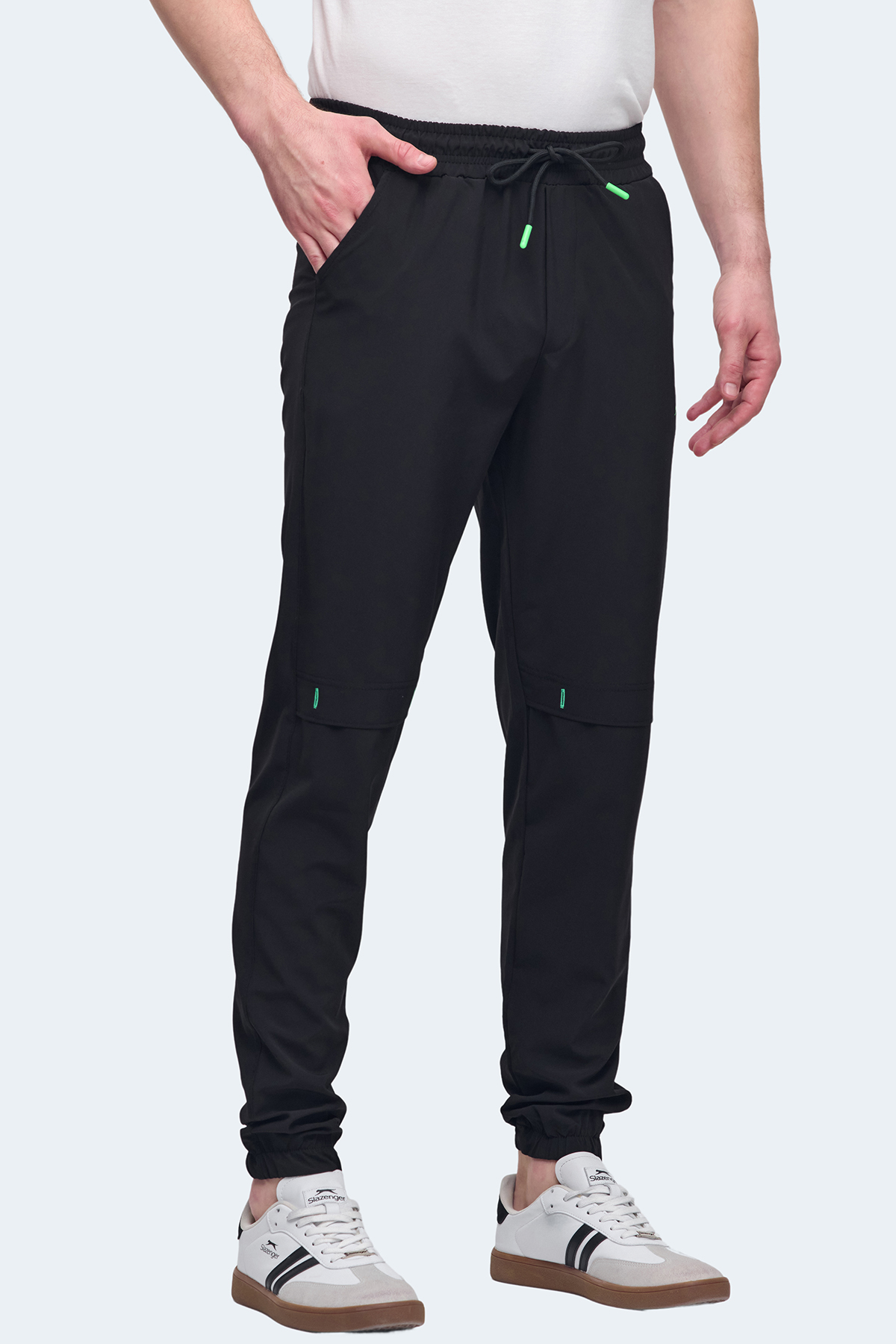 SLAZENGER NADJA Erkek Cepli Dar Paça Siyah Jogger Eşofman Altı görsel 3