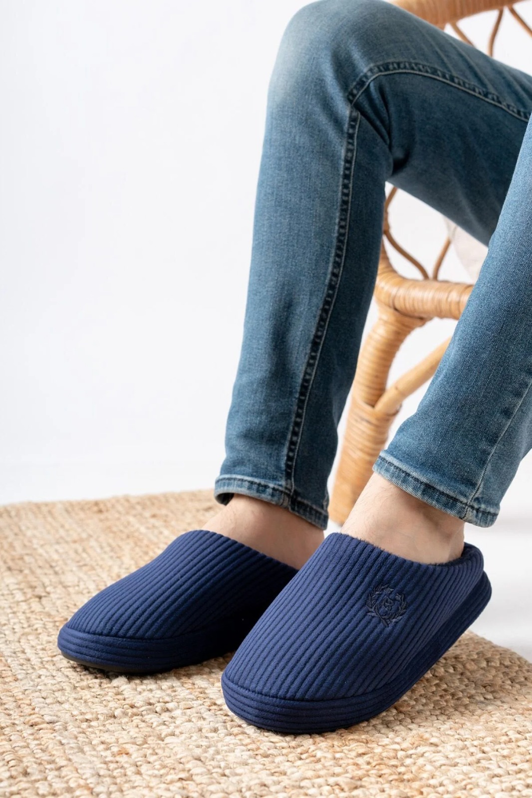 Slipcat Unisex Nakışlı Kadife Ev Terliği görsel 2