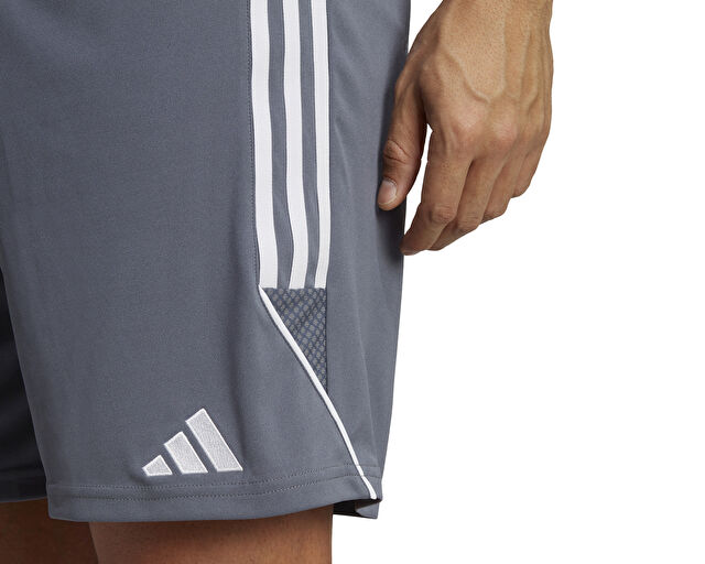 Adidas Tiro 23 Sho Erkek Futbol Antrenman Şortu IC7488 Gri görsel 5