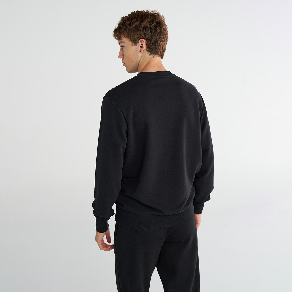 Hummel Pulse Regular Erkek Siyah Sweatshirt görsel 2