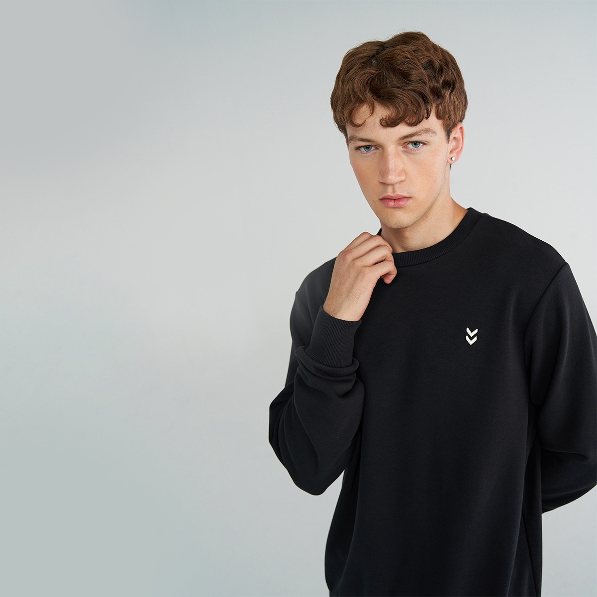 Hummel Pulse Regular Erkek Siyah Sweatshirt görsel 3