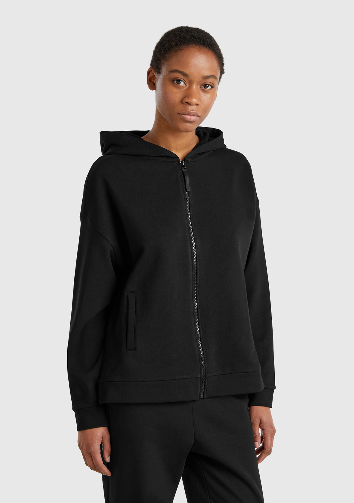 United Colors Of Benetton Kadın Siyah Logo Baskı Detaylı Kapüşonlu Relax Fit Sweatshirt