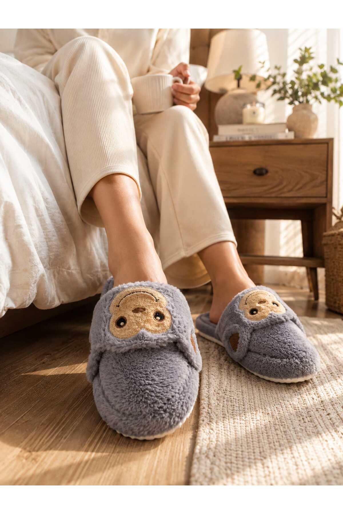 Slipcat Maymun Figürlü, Yumuşak, Sıcak Tutan, Rahat, Kışlık Panduf, Pelüş Ev Terliği görsel 3