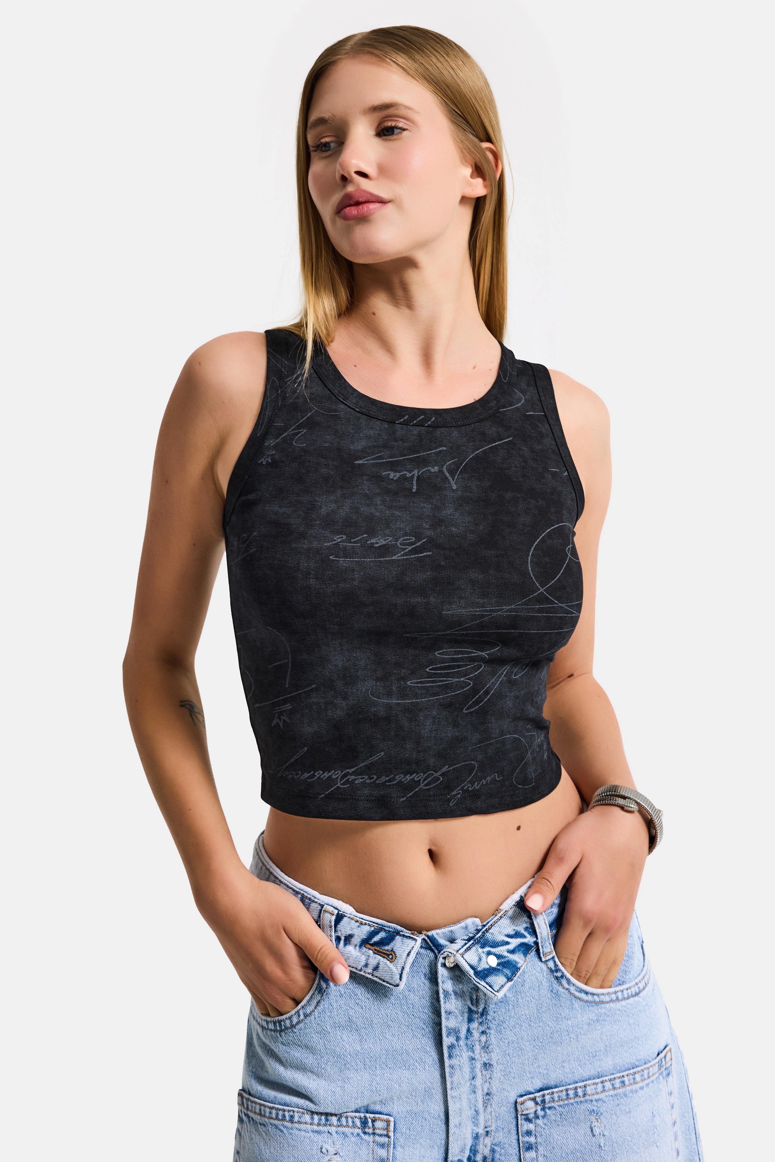 It's Basic Kadın Siyah Antrasit w5 Crop Özel Baskılı Yıkamalı Kumaş Tasarım Body görsel 3