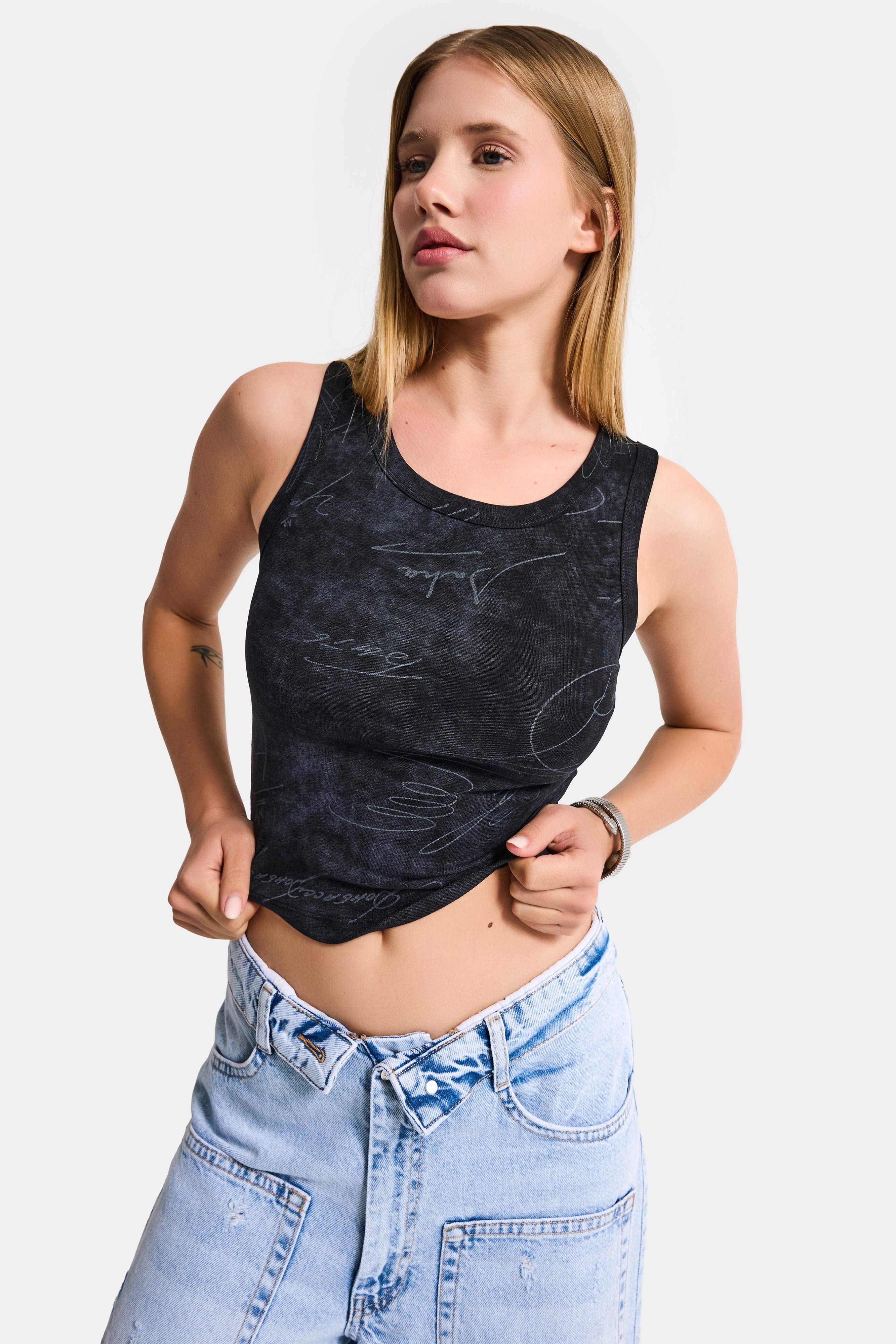 It's Basic Kadın Siyah Antrasit w5 Crop Özel Baskılı Yıkamalı Kumaş Tasarım Body görsel 5
