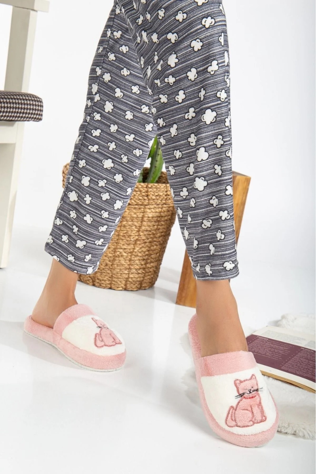 Slipcat Unisex Nakışlı Kadife Ev Terliği görsel 6