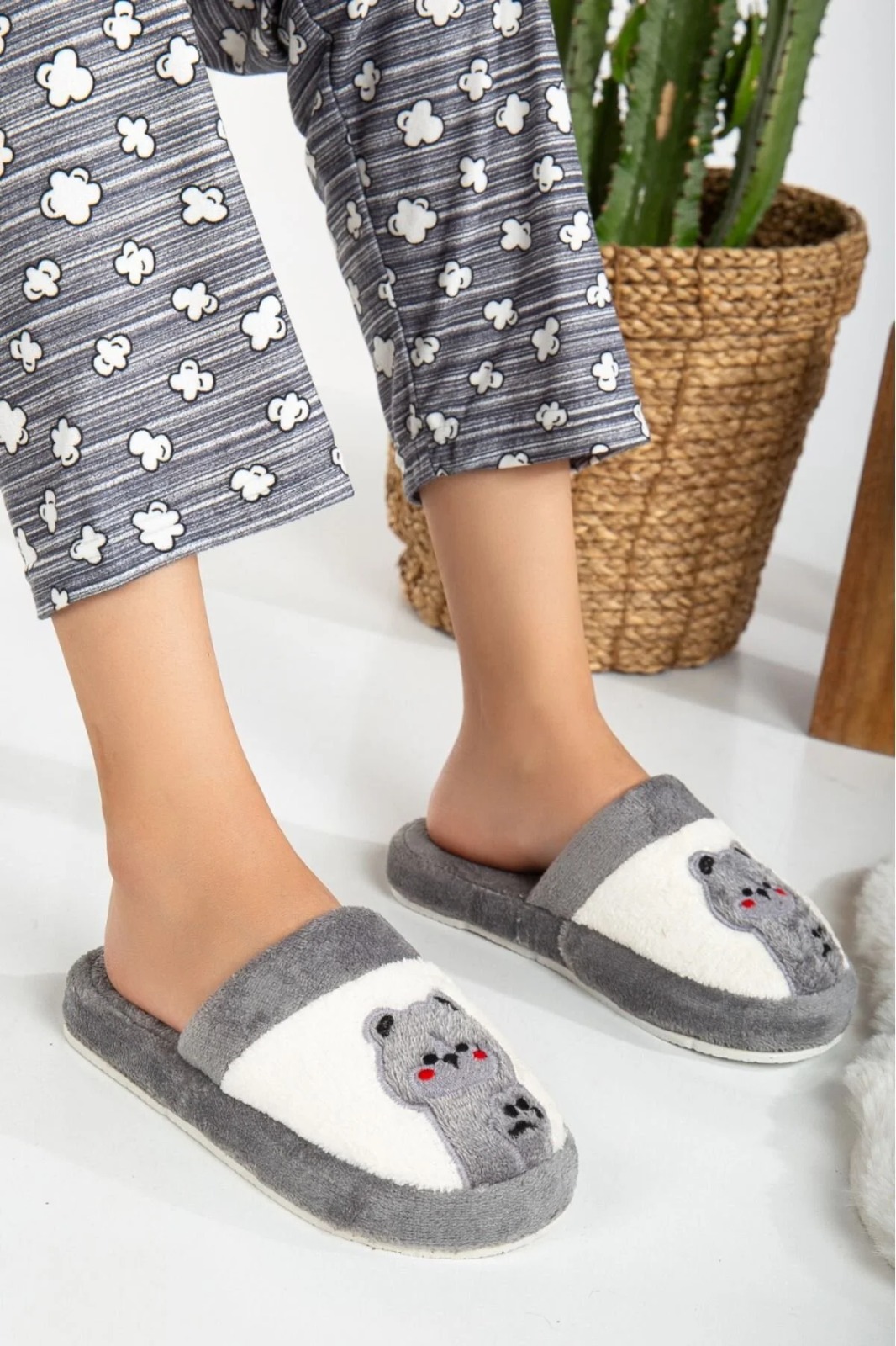 Slipcat Unisex Nakışlı Kadife Ev Terliği görsel 7