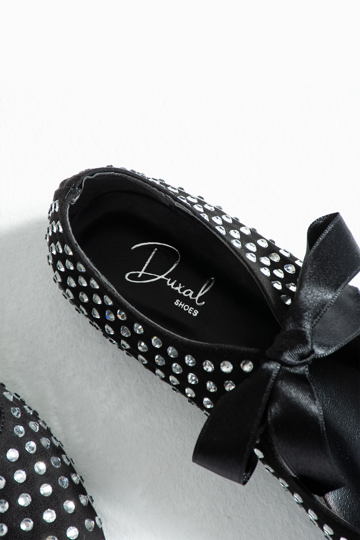 DUXAL SHOES Nina Siyah Sivri Burun Taşlı Kurdele Detaylı Kadın Babet görsel 2