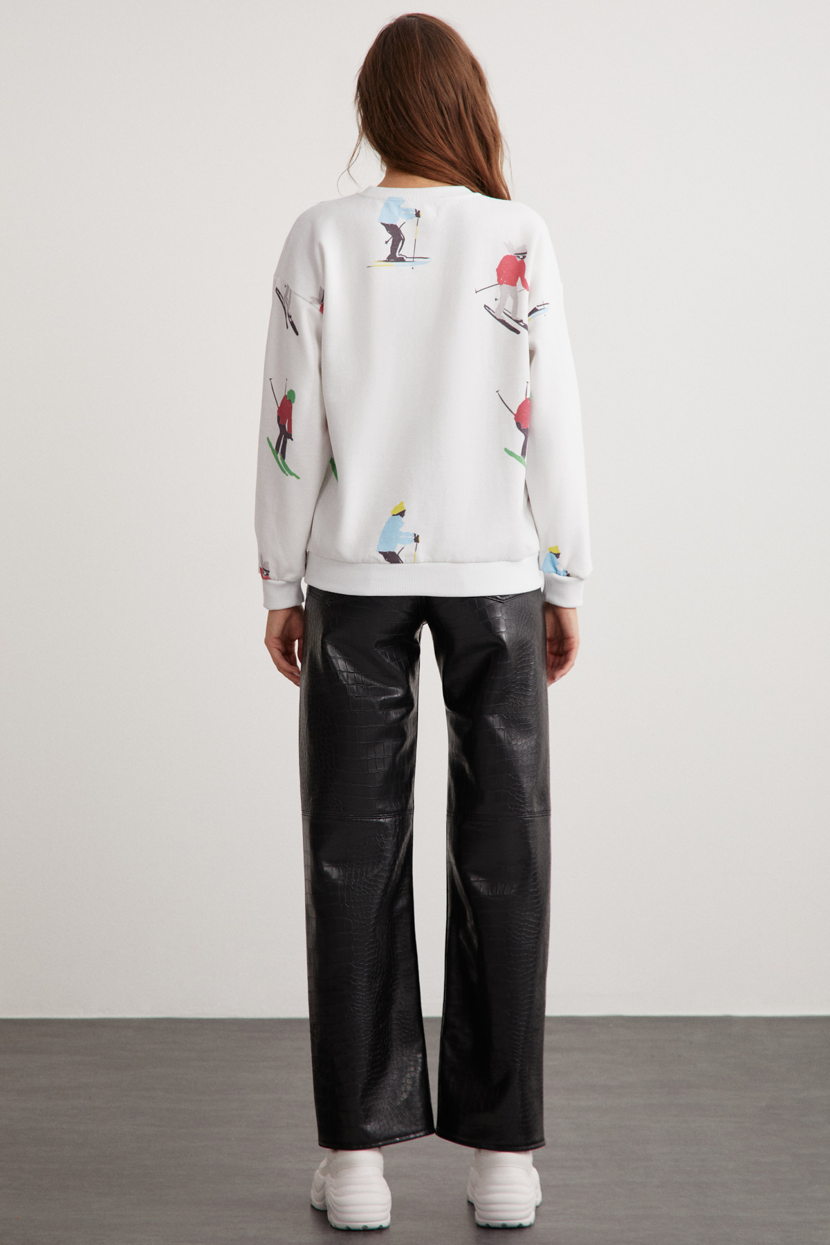 ETHIQUET CLOUDY Kadın İçi Polarlı Yumuşacık Yuvarlak Yaka Rahat Kesim Baskılı BEYAZ Sweatshirt görsel 2