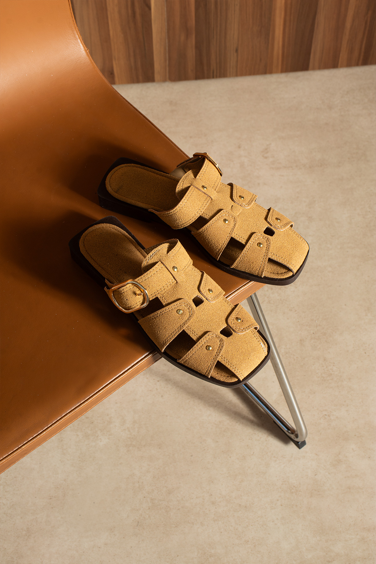 DUXAL SHOES Lena Kadın Süet Gold Tokalı Kafes Tasarım Küt Burun Terlik görsel 3