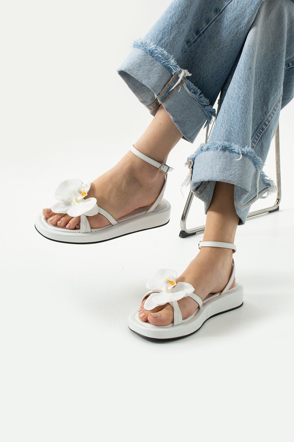 DUXAL SHOES Daisy Bej Çiçek Detaylı Kadın Sandalet görsel 4