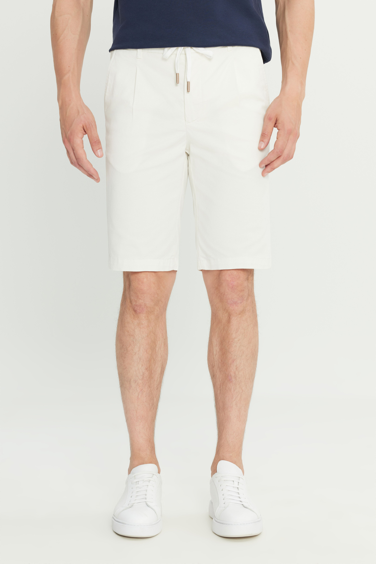 AC&Co / Altınyıldız Classics Erkek Beyaz Pamuklu Slim Fit Dar Kesim Beli Bağlamalı Yan Cepli Esnek Şort