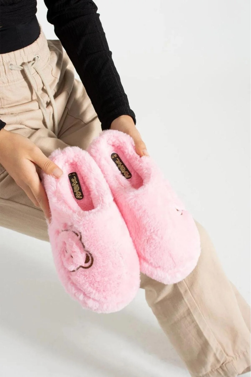 Slipcat Unisex Nakışlı Kadife Ev Terliği görsel 2