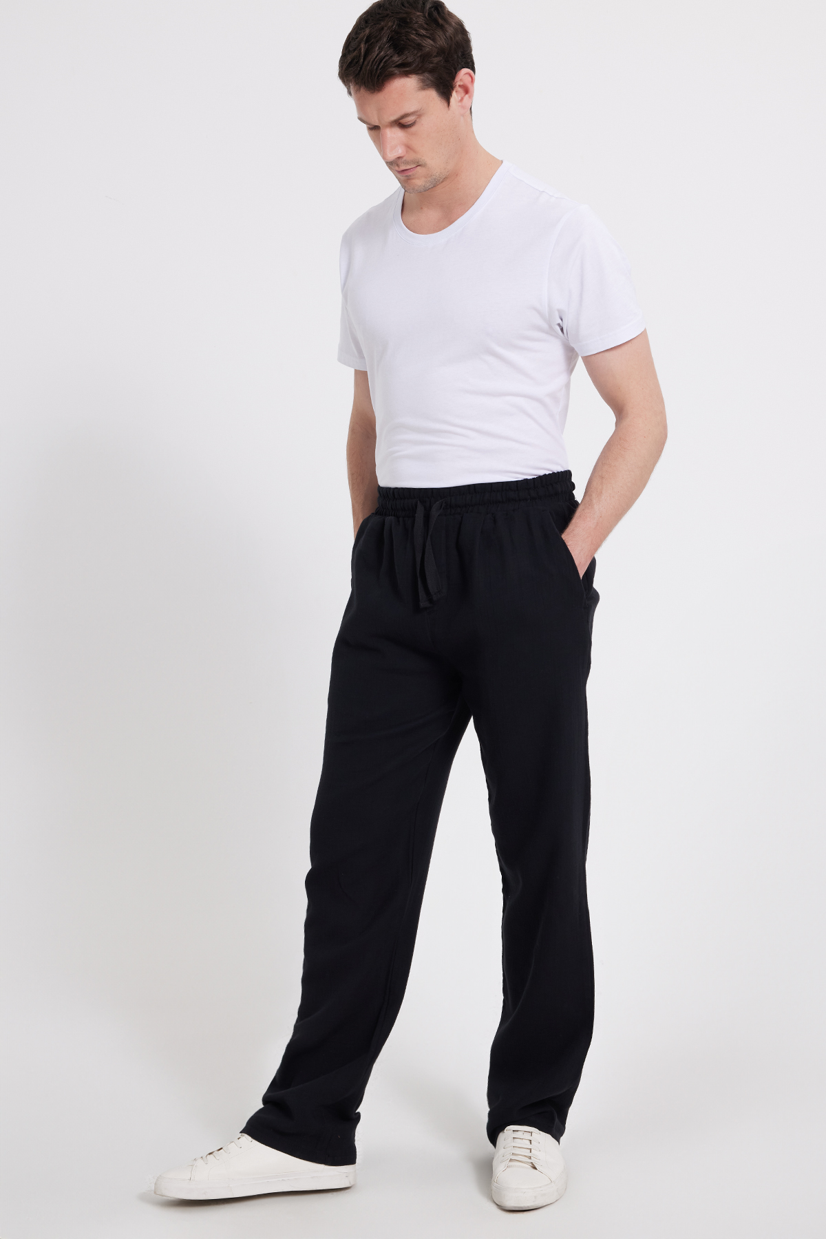 TUDORS Erkek Baggy Fit Geniş Kesim %100 Pamuk Beli Lastikli Yandan Cepli Müslin Siyah Düz Pantolon görsel 7
