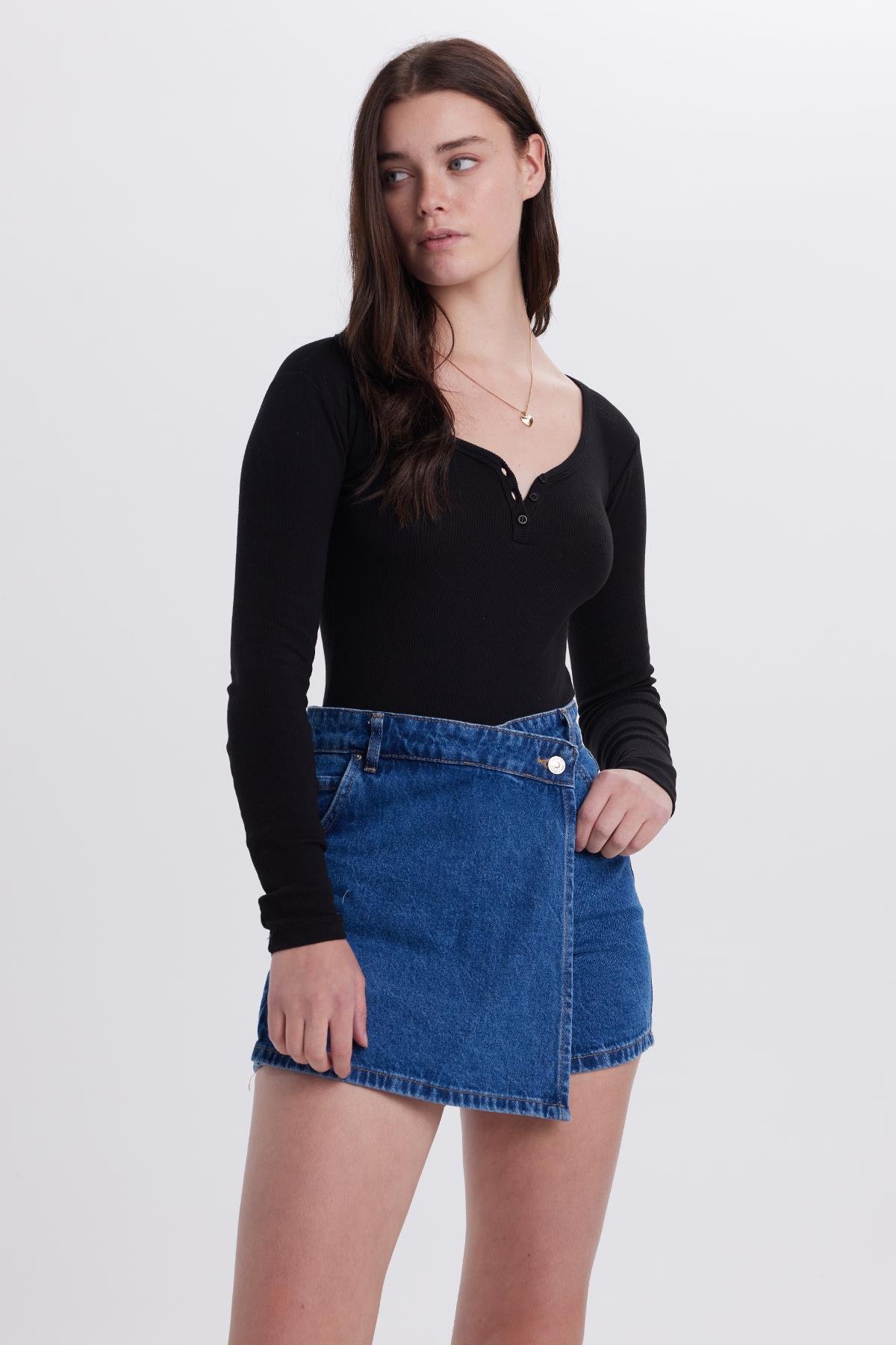 TUDORS Kadın Slim Fit Dar Kesim Pamuklu V Yaka Siyah Bluz görsel 5