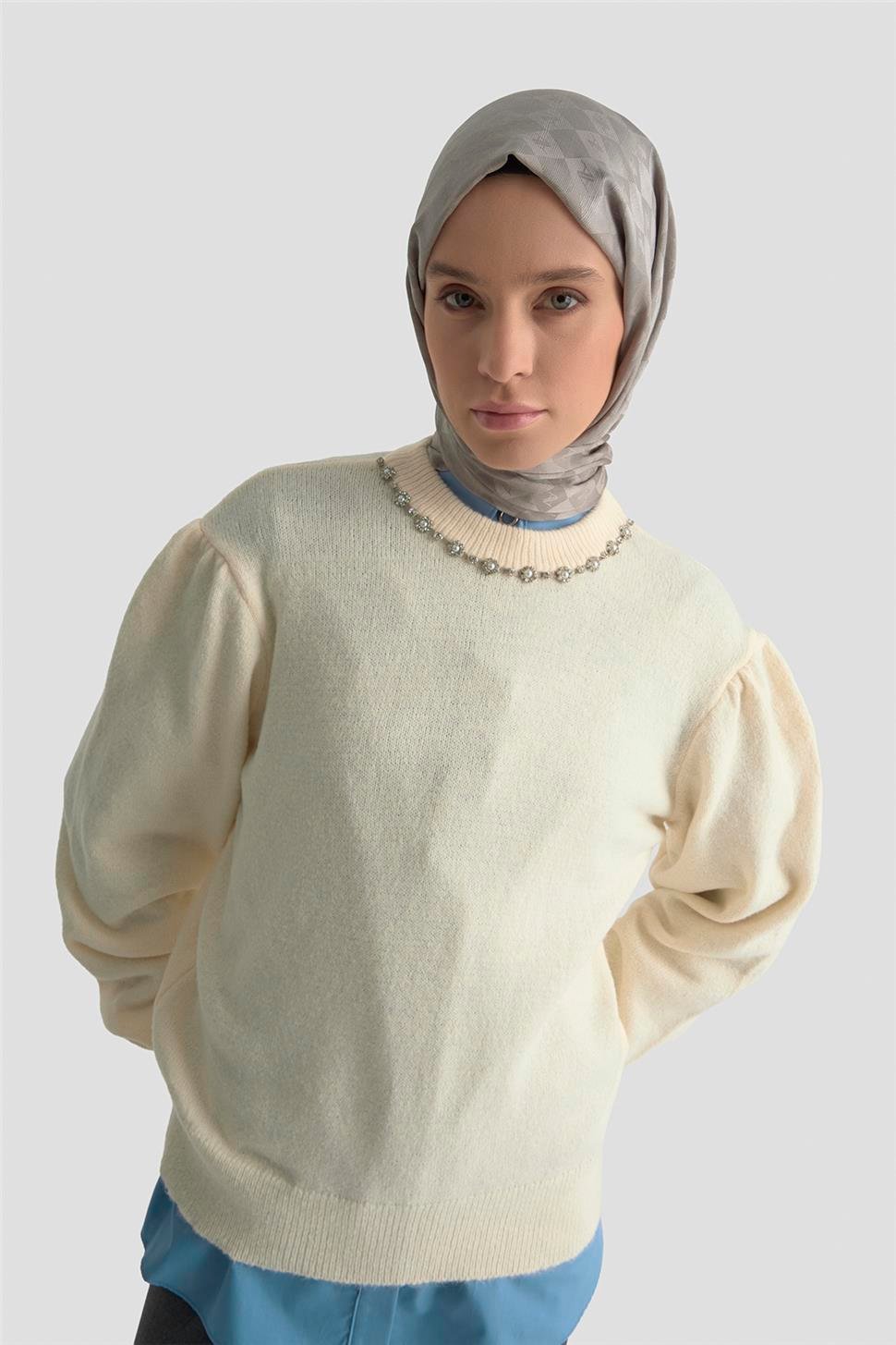 ARMİNE Yakası İnci Detaylı Kazak 25Kd6008 Ekru