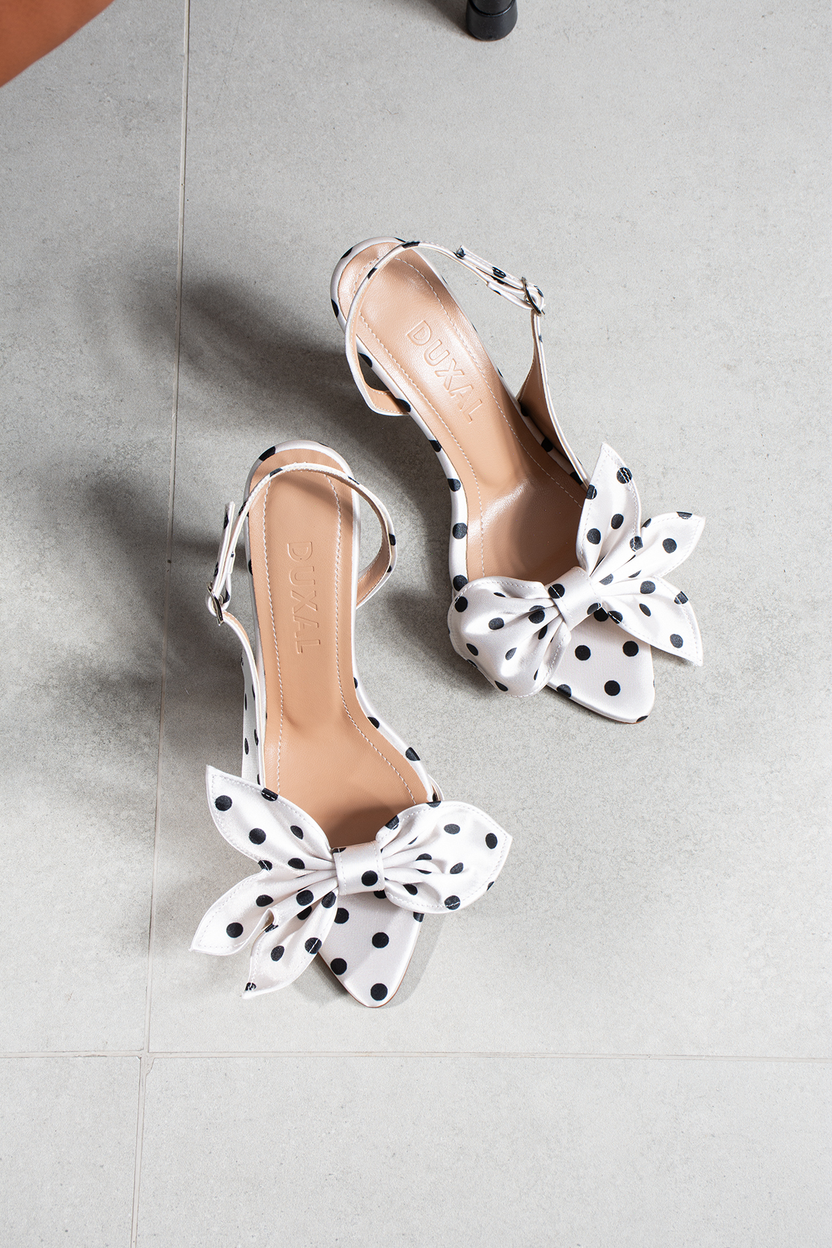 DUXAL SHOES Edith Puantiyeli Fiyonk Detaylı Sivri Burun Slingback Topuklu Ayakkabı