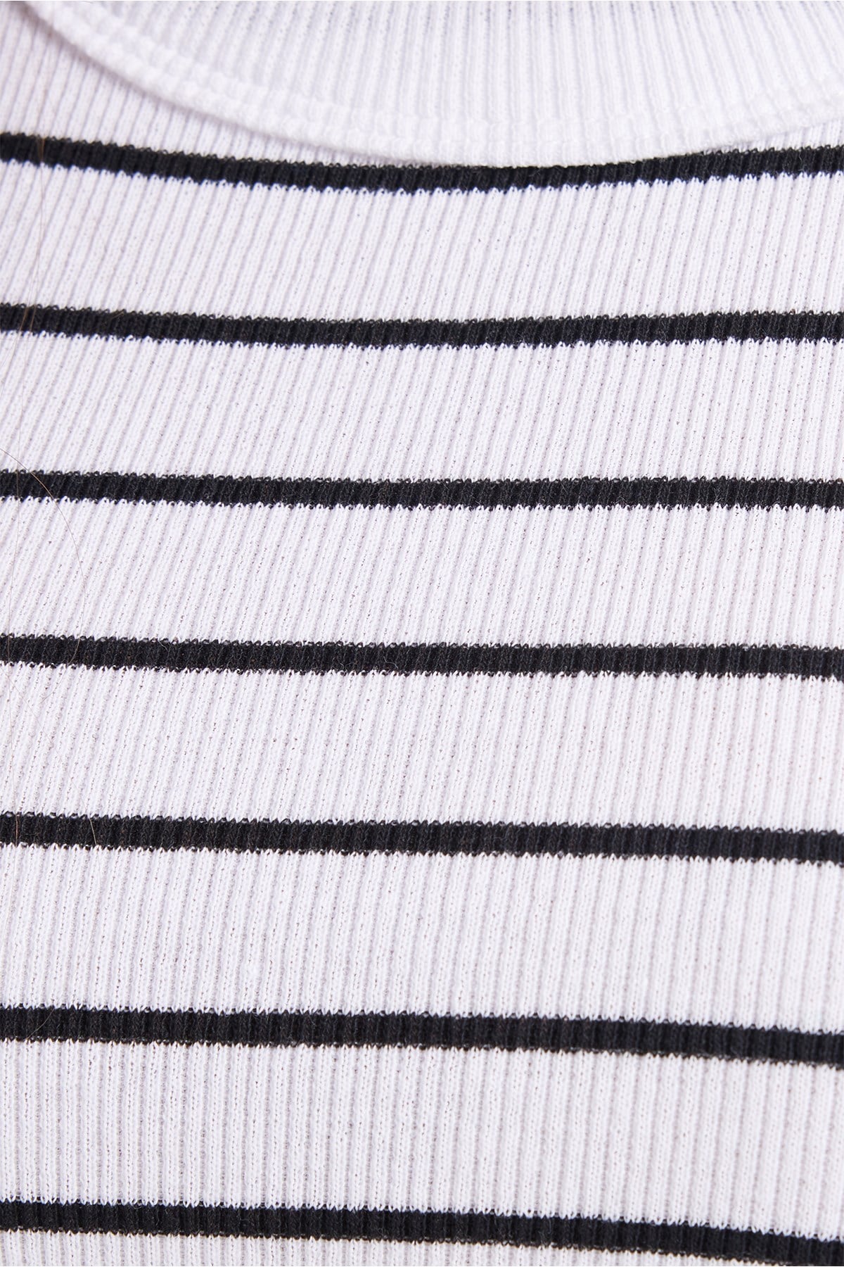 TUDORS Kadın Slim Fit Dar Kesim Pamuklu Askılı Bisiklet Yaka Çizgili Beyaz Crop Atlet görsel 6