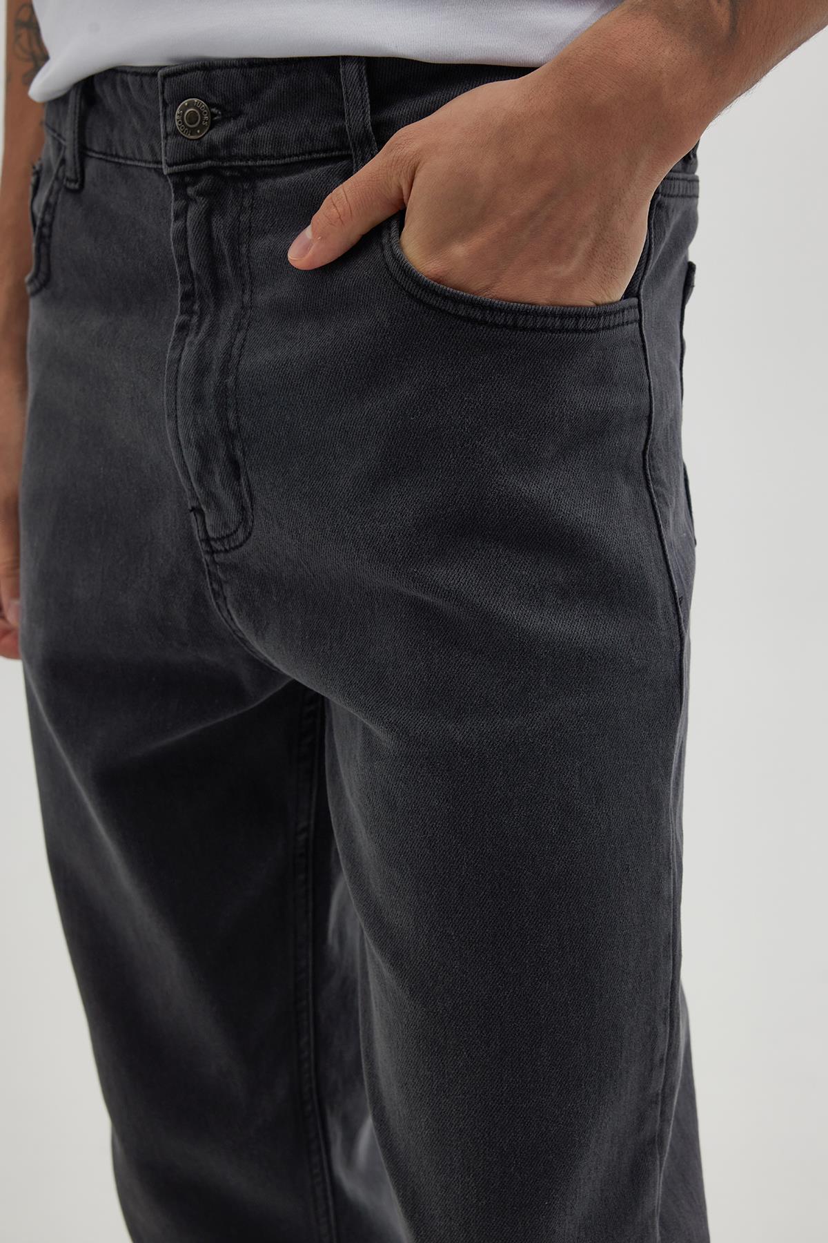TUDORS Erkek Regular Fit Bol Kesim Denim Yıkamalı Efektli Esnek Gri Jean Pantolon görsel 4