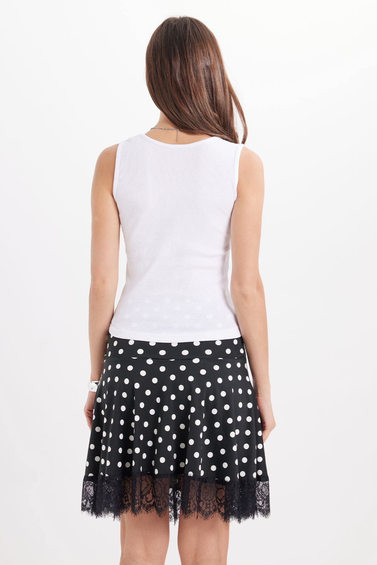 TUDORS Kadın Slim Fit Dar Kesim Askılı Kare Yaka Pamuklu Beyaz Crop Atlet görsel 7