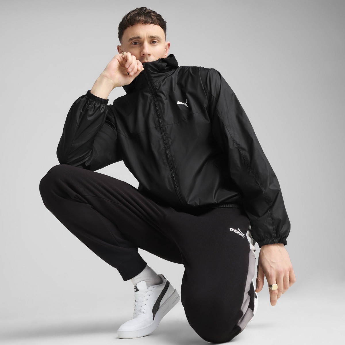 Puma Essentials Regular Erkek Siyah Kapüşonlu Ceket