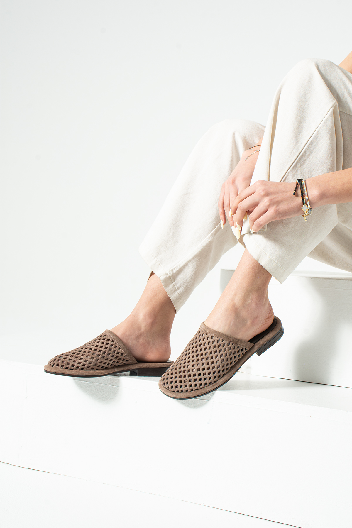 DUXAL SHOES Donatella Hakiki Deri Lazer Kesim Nefes Alan Yumuşak Taban Kadın Terlik - Sandalet