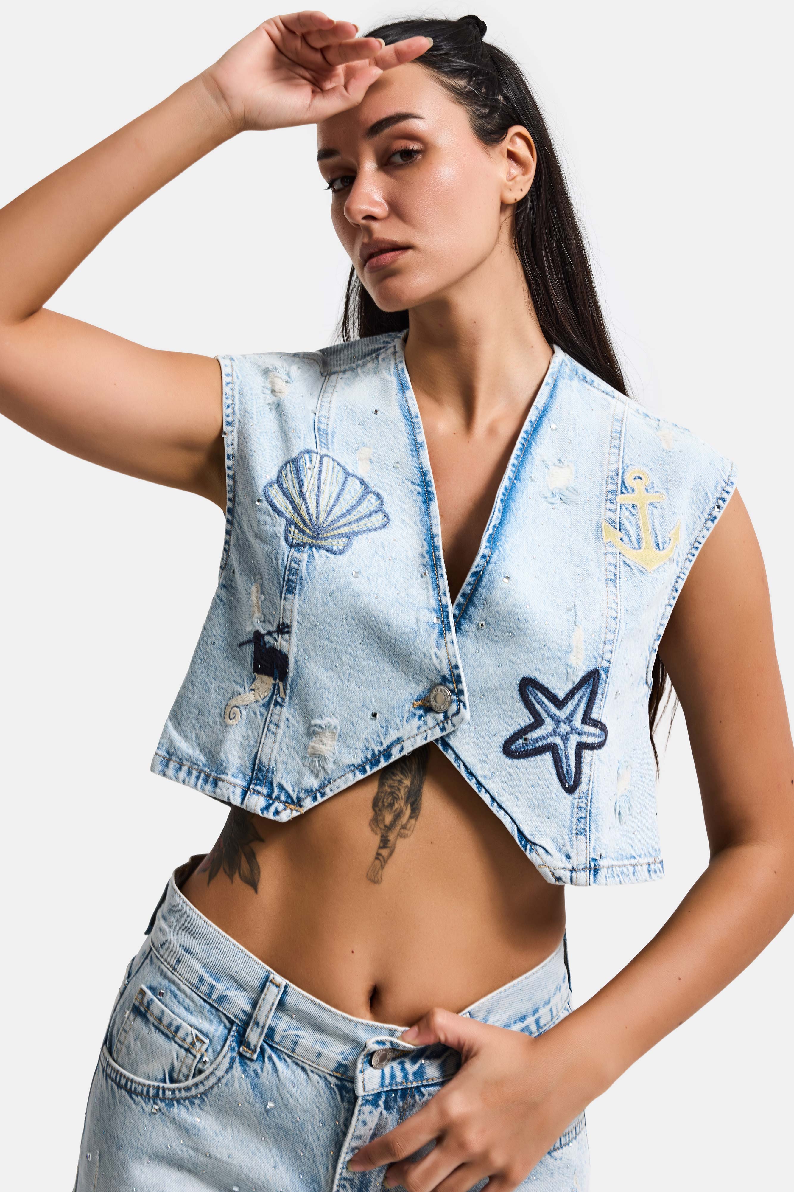It's Basic Kadın Jean Rengi T-12s6-99 Nakış Detaylı Crop Fit Tasarım Denim Yelek görsel 2