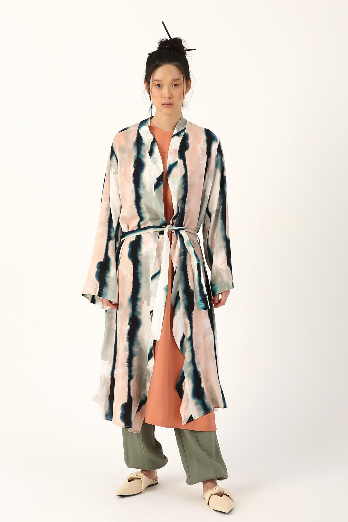 ALLDAY Ekru-Lacivert Cepli Kuşaklı Desenli Kimono görsel 2