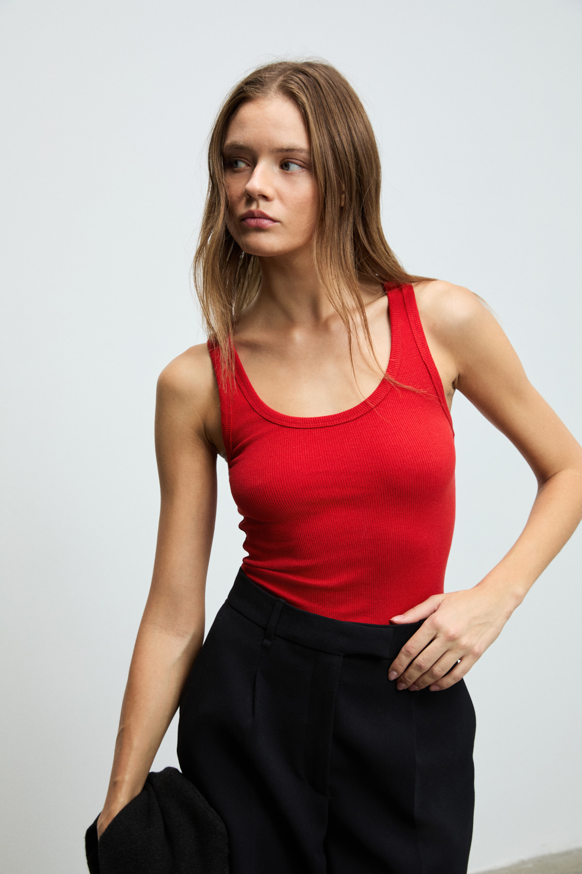 ETHIQUET LILLESOL Kadın Fitilli Görünümlü Slim Fit Vücuda Oturan Havuz Yakalı Pamuklu Basic KIRMIZI Atlet görsel 3