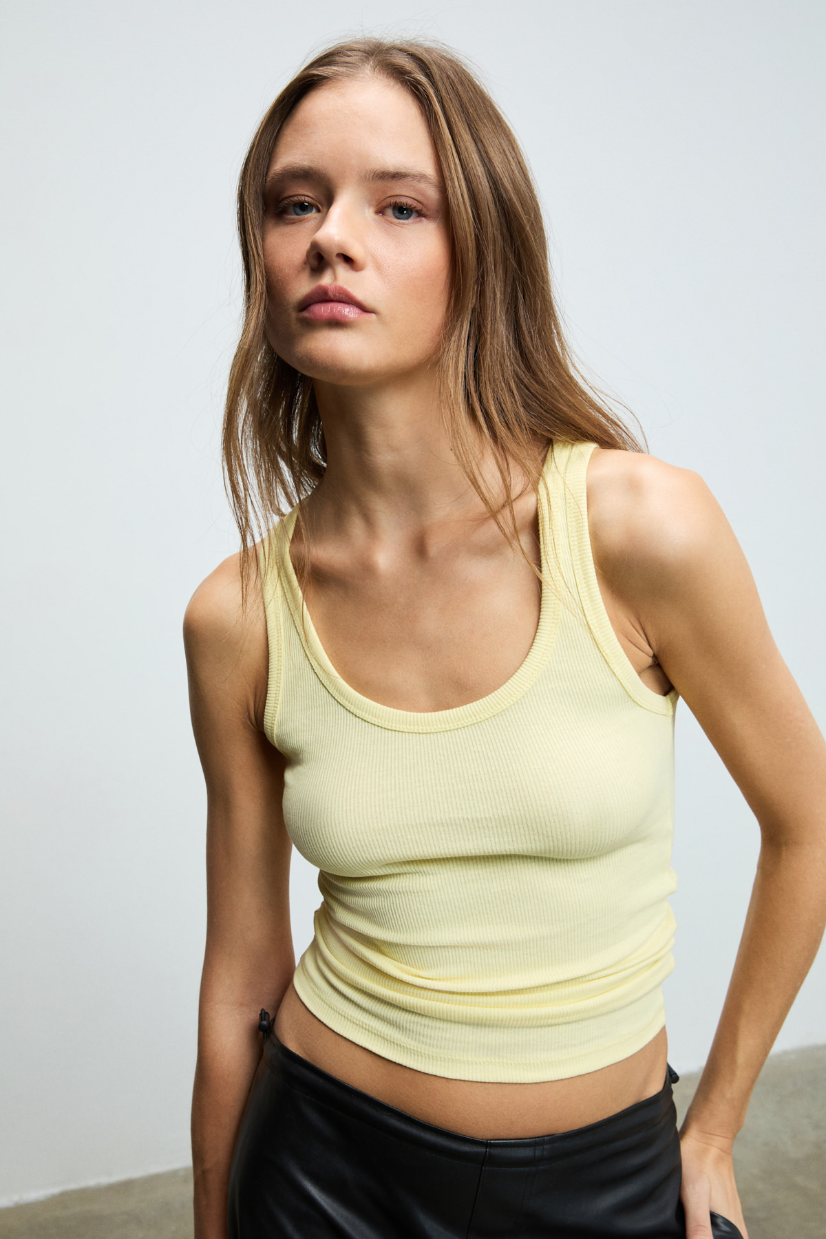 ETHIQUET LILLESOL Kadın Fitilli Görünümlü Slim Fit Vücuda Oturan Havuz Yakalı Pamuklu Basic SARI Atlet görsel 2