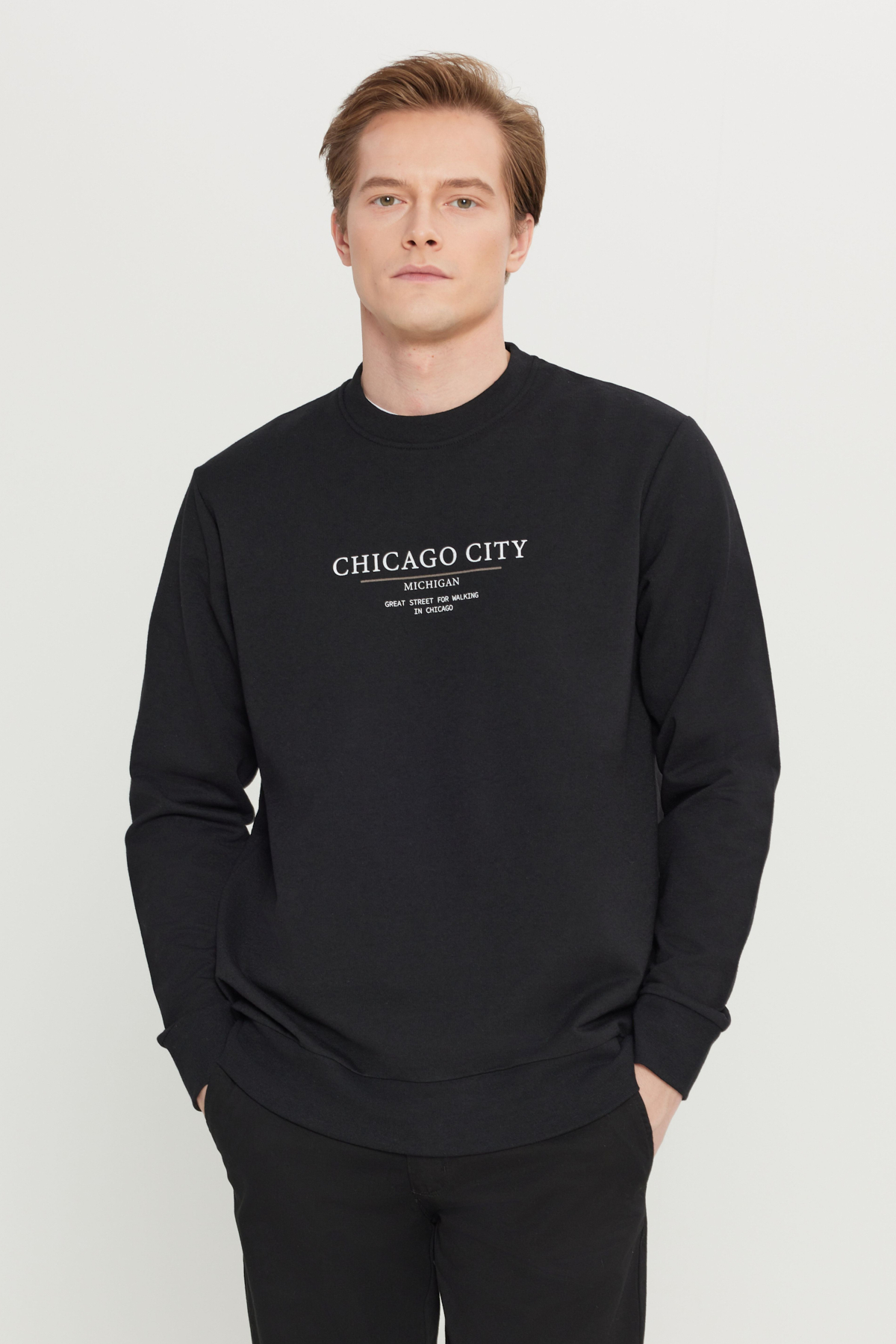 AC&Co / Altınyıldız Classics Erkek Siyah 2 İplik Pamuklu Standart Fit Normal Kesim Bisiklet Yaka Sweatshirt