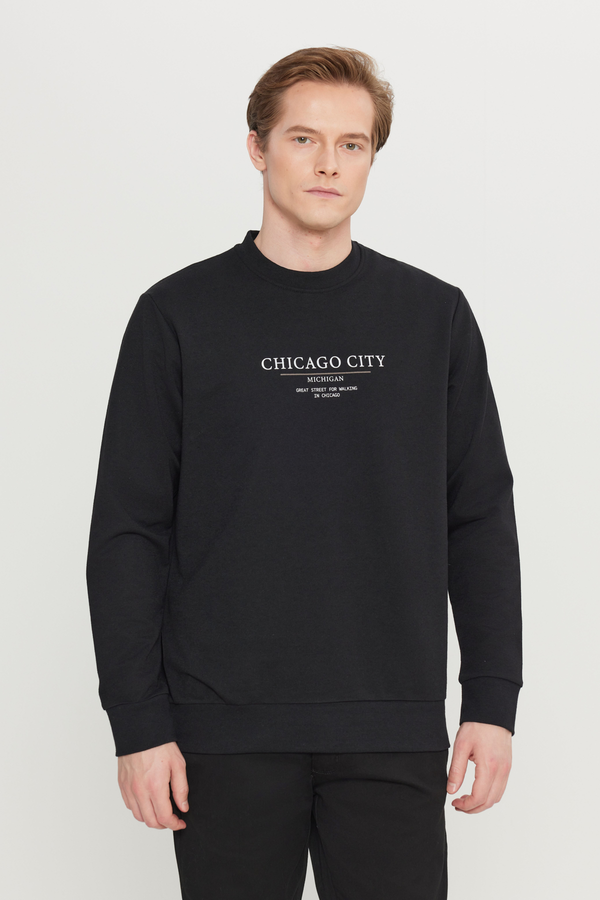 AC&Co / Altınyıldız Classics Erkek Siyah 2 İplik Pamuklu Standart Fit Normal Kesim Bisiklet Yaka Sweatshirt görsel 3