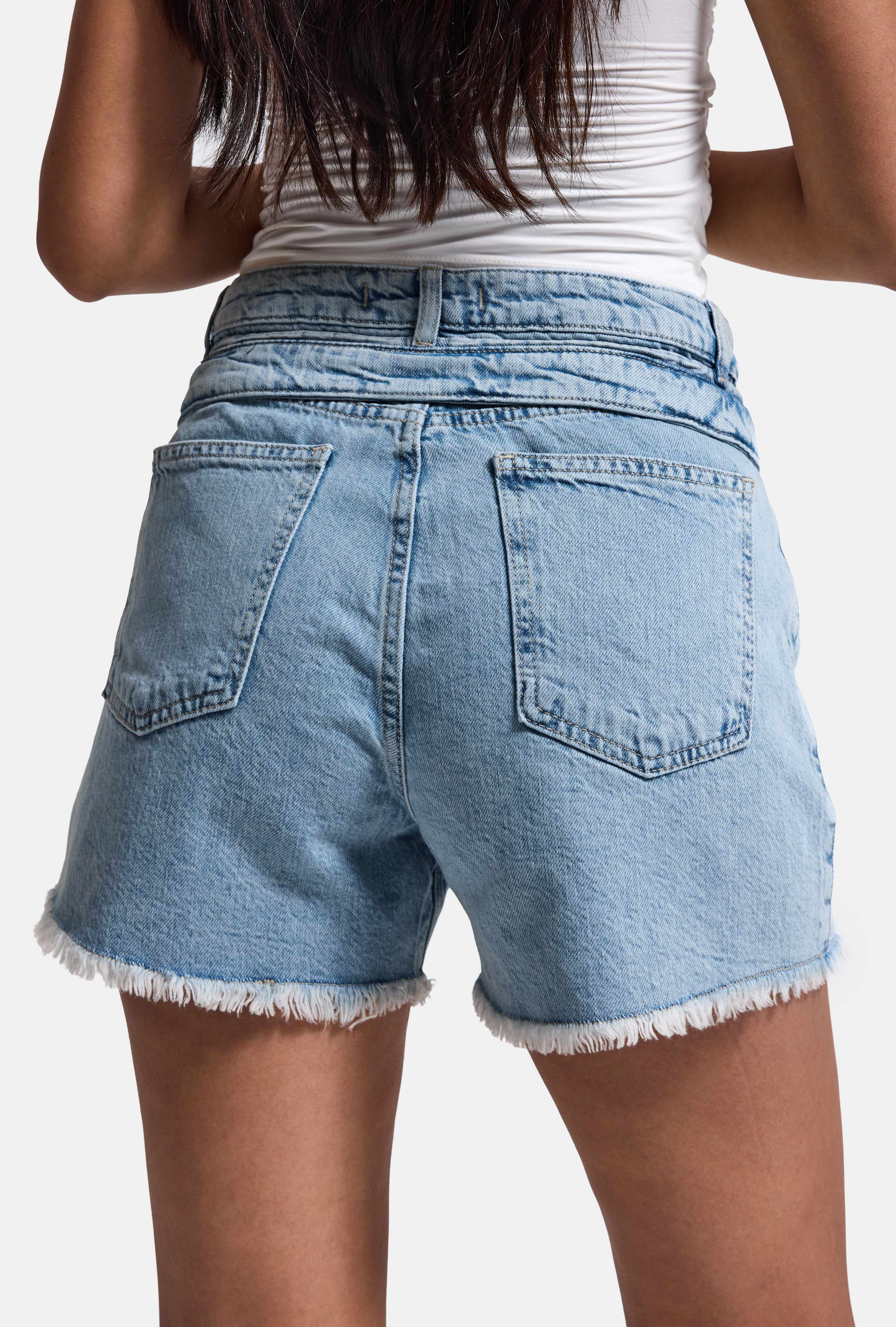 It's Basic Kadın Jean Rengi 11s6-3 Relax Mom Kemer Detaylı Tasarım Denim Şort görsel 5