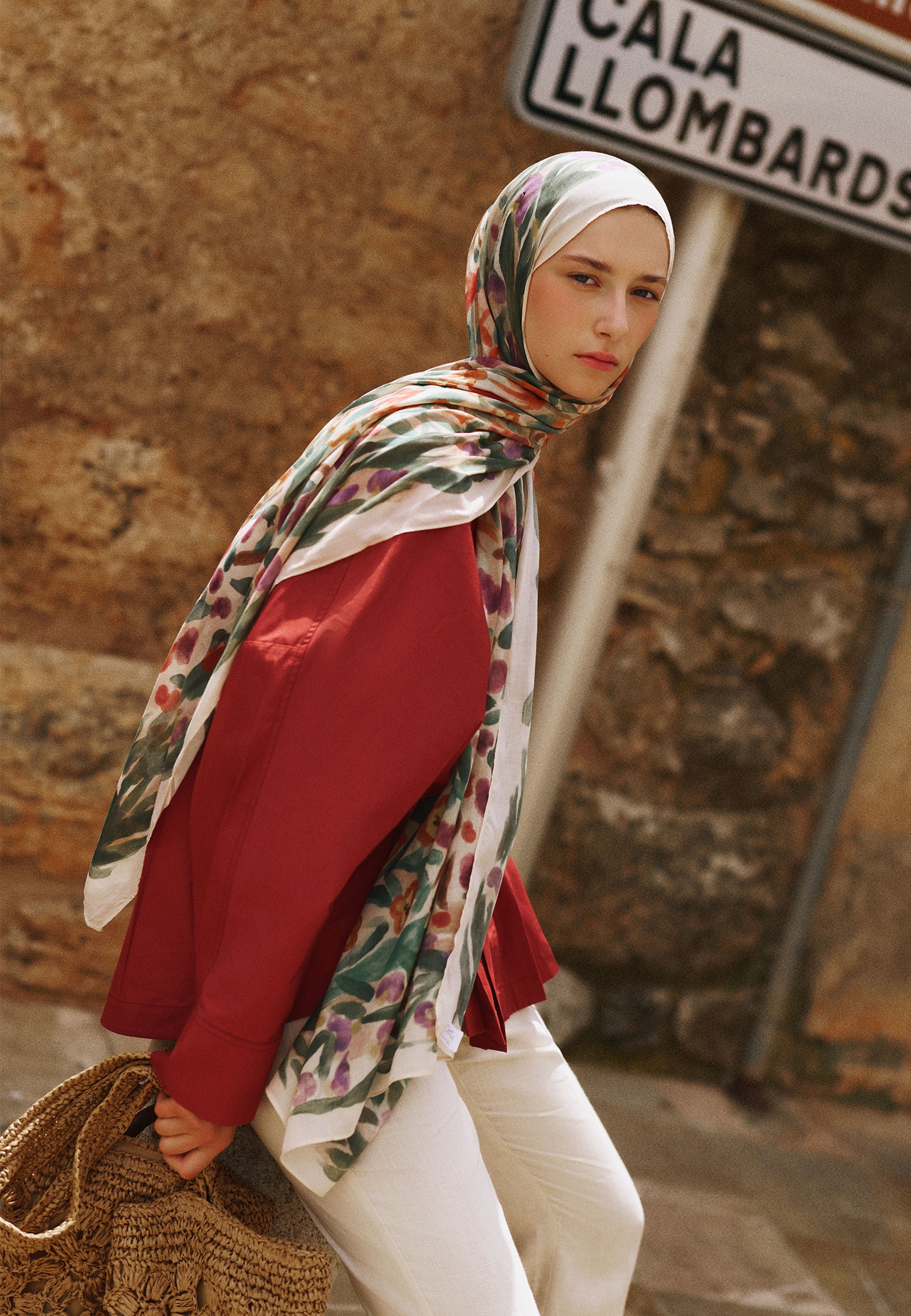 Fresh Scarfs Floral Whimsy Desen Rami Viskon Şal Kırmızı görsel 2