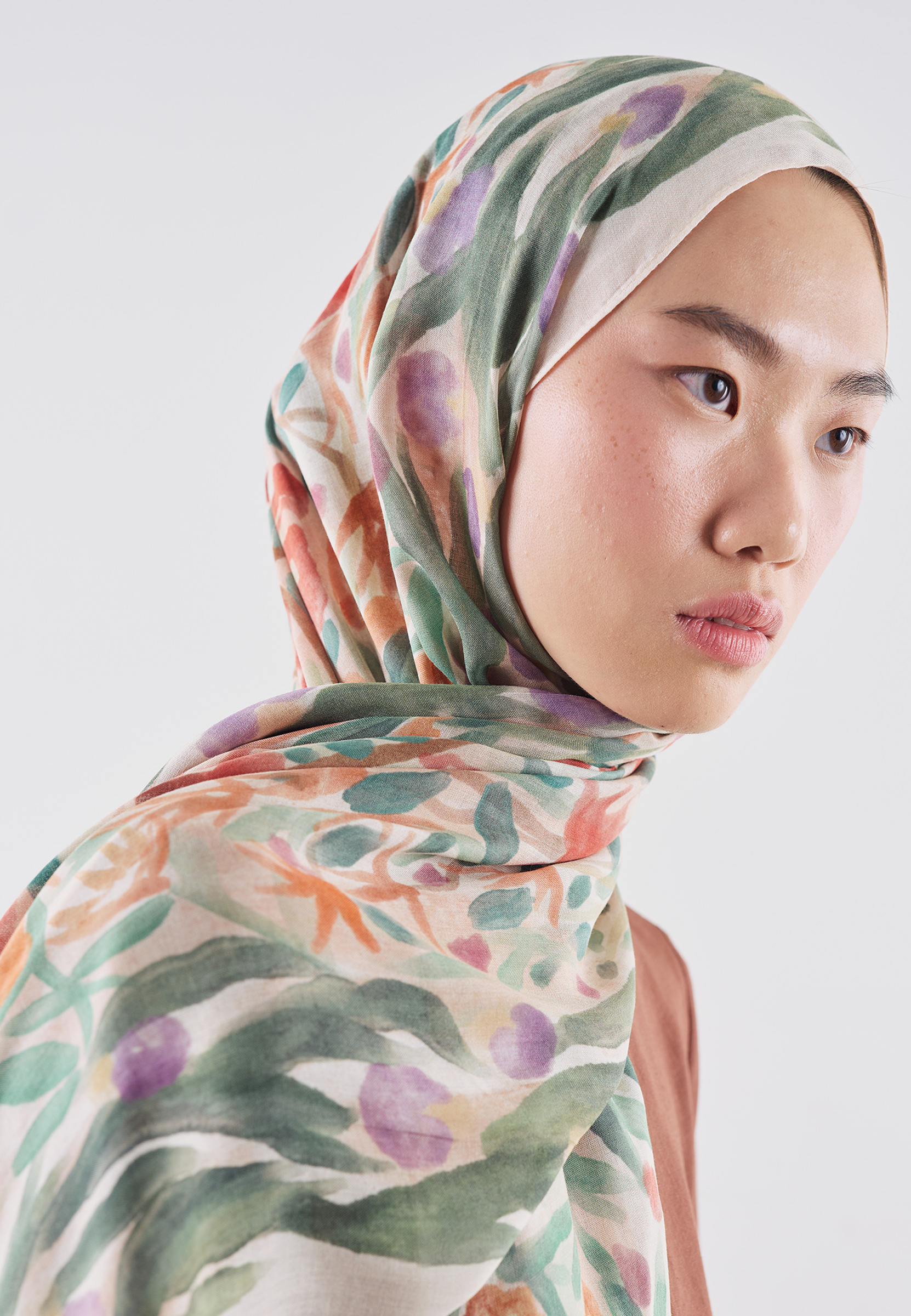 Fresh Scarfs Floral Whimsy Desen Rami Viskon Şal Kırmızı görsel 3