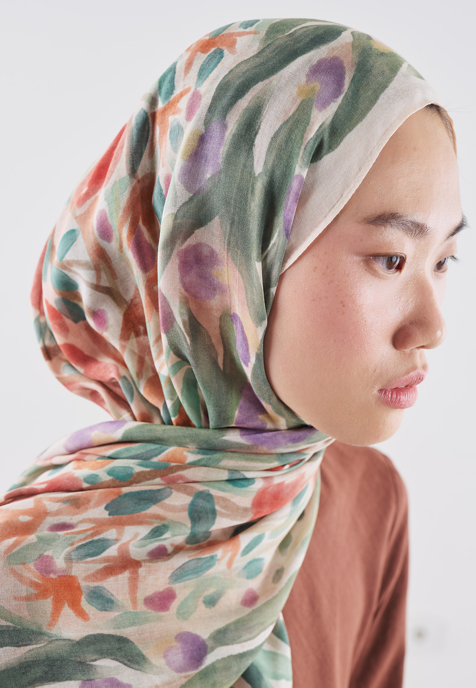 Fresh Scarfs Floral Whimsy Desen Rami Viskon Şal Kırmızı görsel 4
