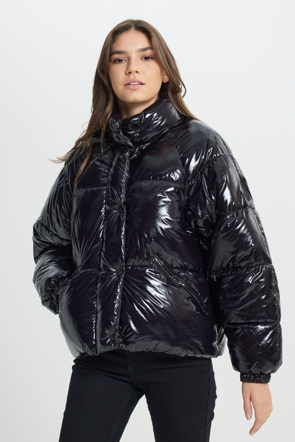 Wrangler Loose Fit Rahat Kesim Kapüşonlu Siyah Şişme Mont