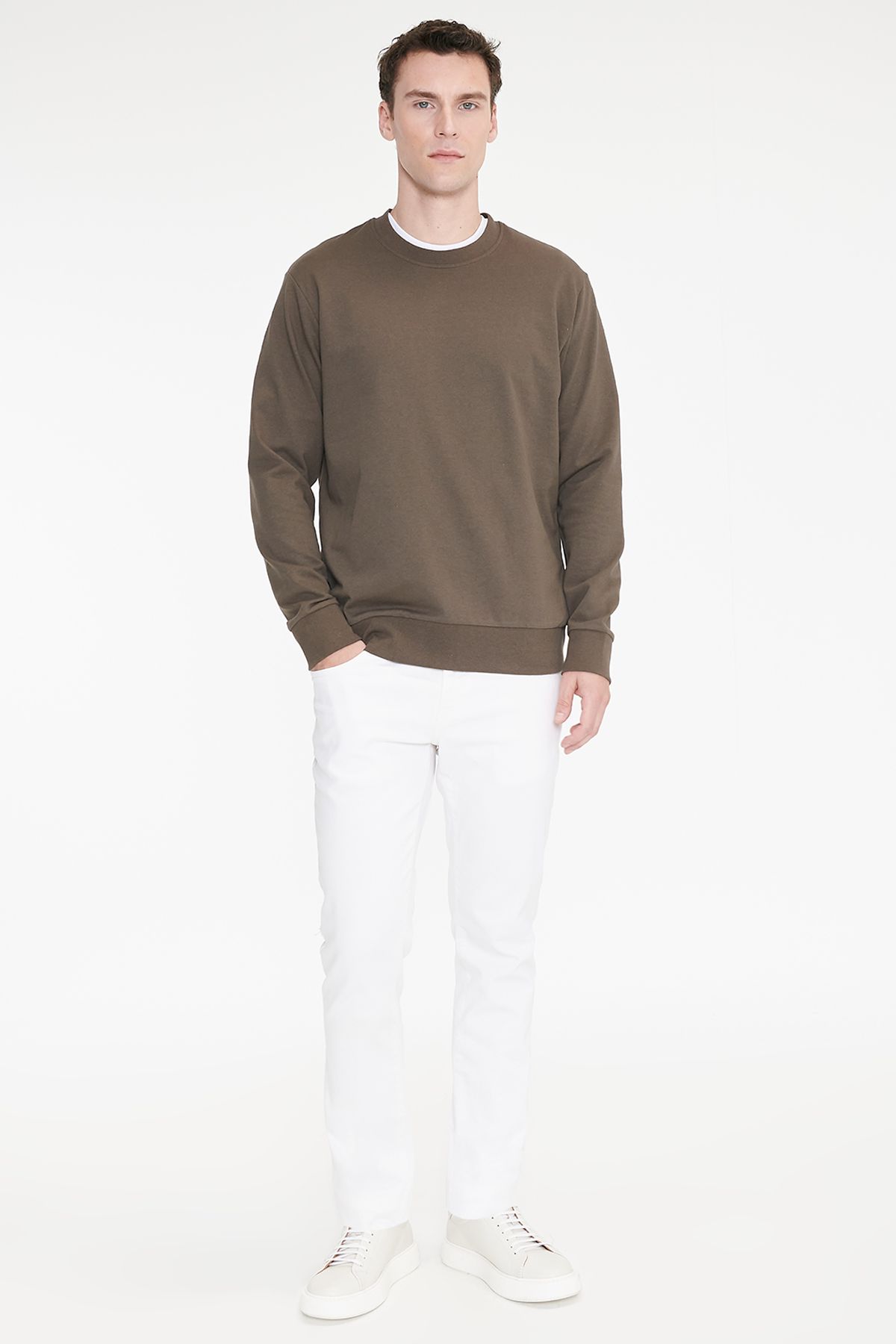 AC&Co / Altınyıldız Classics Erkek Haki Pamuklu Standart Fit Normal Kesim 2 İplik Bisiklet Yaka Sweatshirt görsel 2