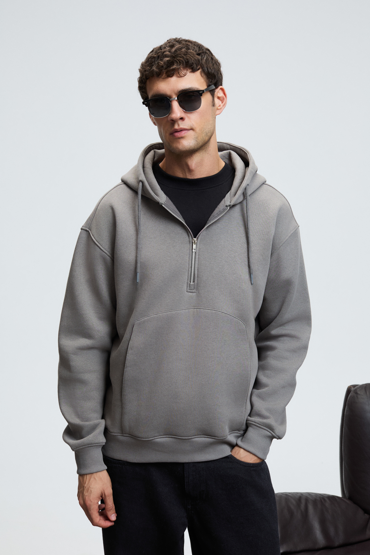 GRIMELANGE Erkek Kapüşonlu Kanguru Cepli Fermuar Yakalı KOYU GRİ Sweatshirt görsel 2