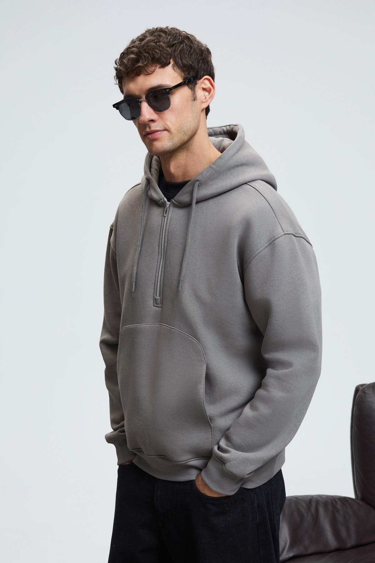 GRIMELANGE Erkek Kapüşonlu Kanguru Cepli Fermuar Yakalı KOYU GRİ Sweatshirt görsel 4