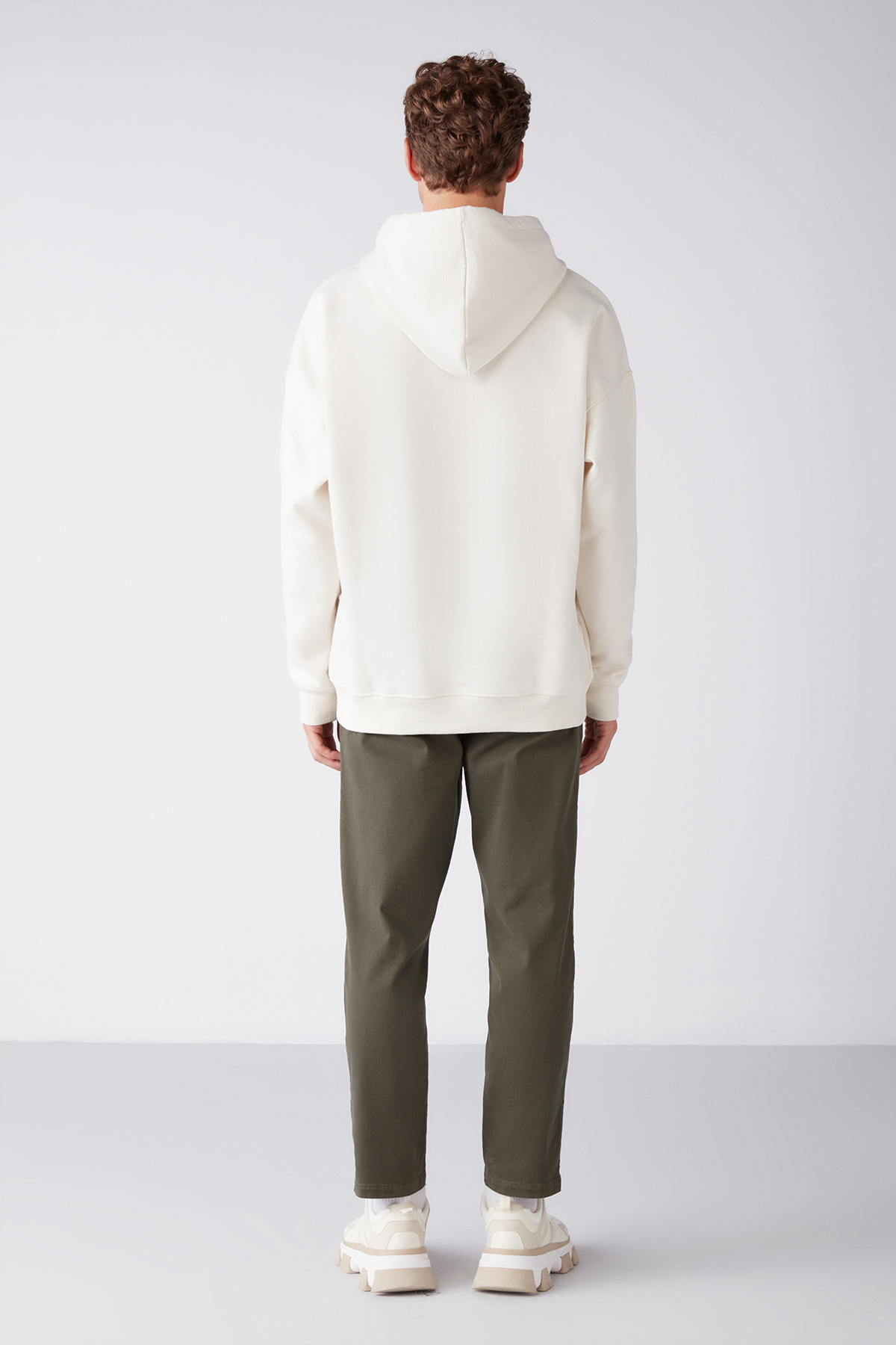GRIMELANGE STEVE Erkek Yumusaçık Kumaşlı Kordonlu Oversize Kapüşonlu Kanguru Cepli EKRU Sweatshirt görsel 5