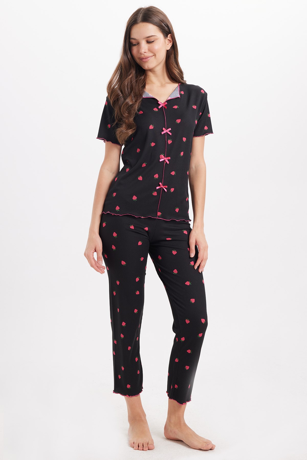 TUDORS Kadın Standart Fit Normal Kesim Fitilli Görünüm Fiyonk Detaylı Kısa Kol Baskılı Siyah Pijama Takımı görsel 3