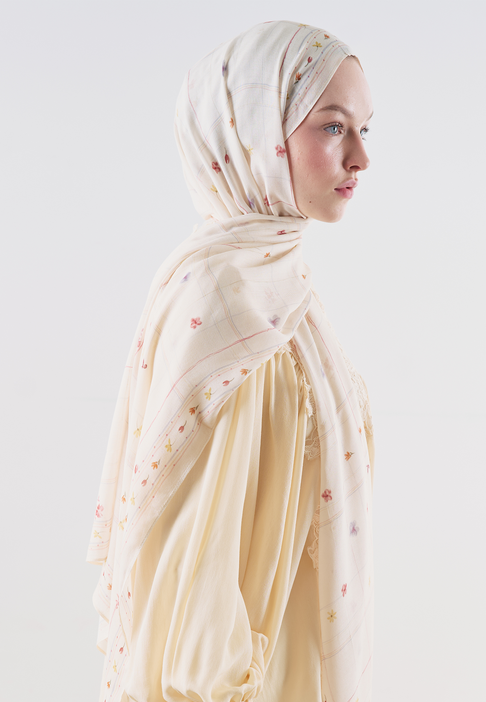 Fresh Scarfs Summer Blossoms Desen Rami Viskon Şal Ekru görsel 4