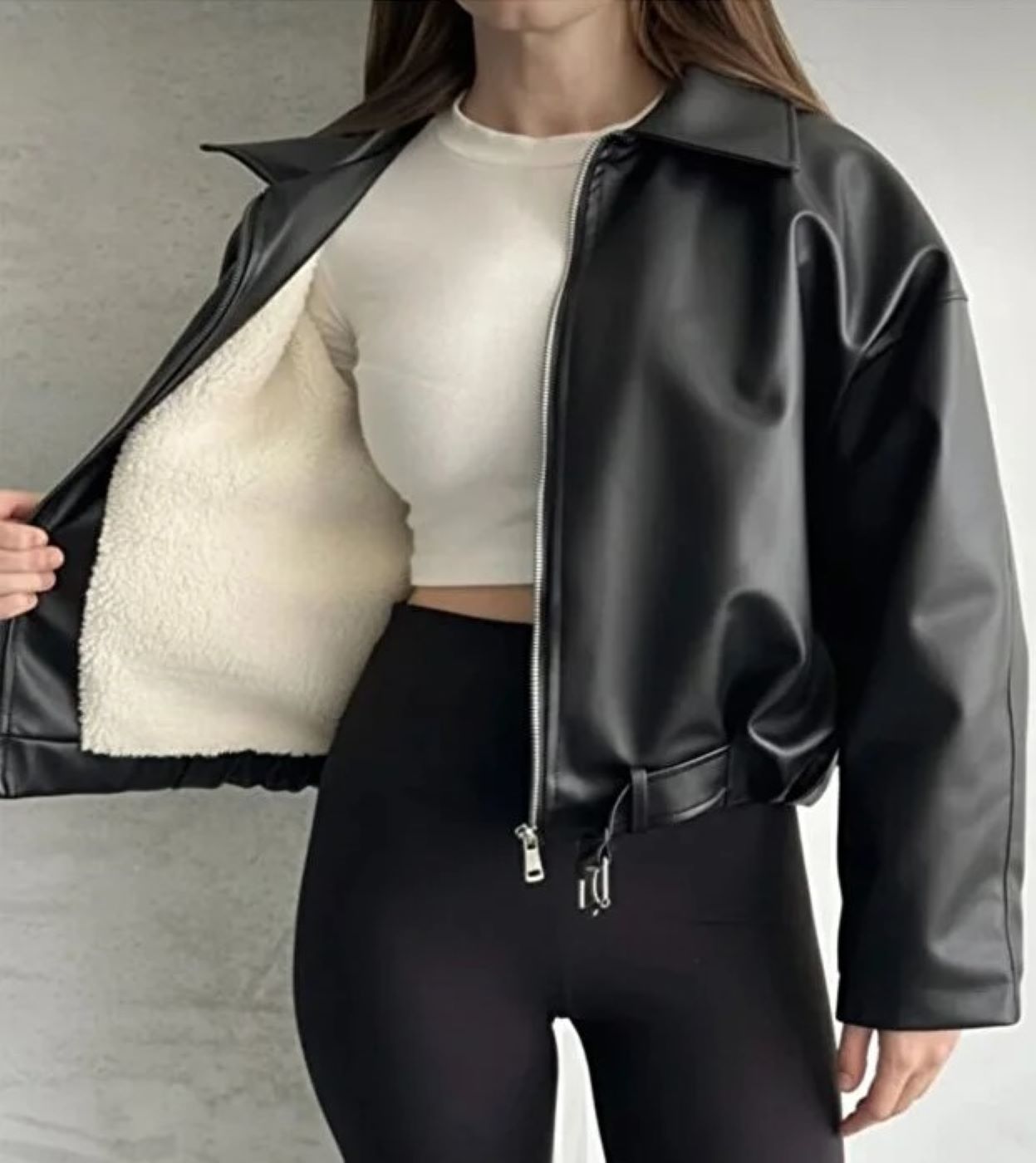 ginger love Kadın İçi Pelüş Astarlı Suni Deri Ceket Kemer Detaylı Kürklü Oversize Kısa Mont Siyah görsel 2