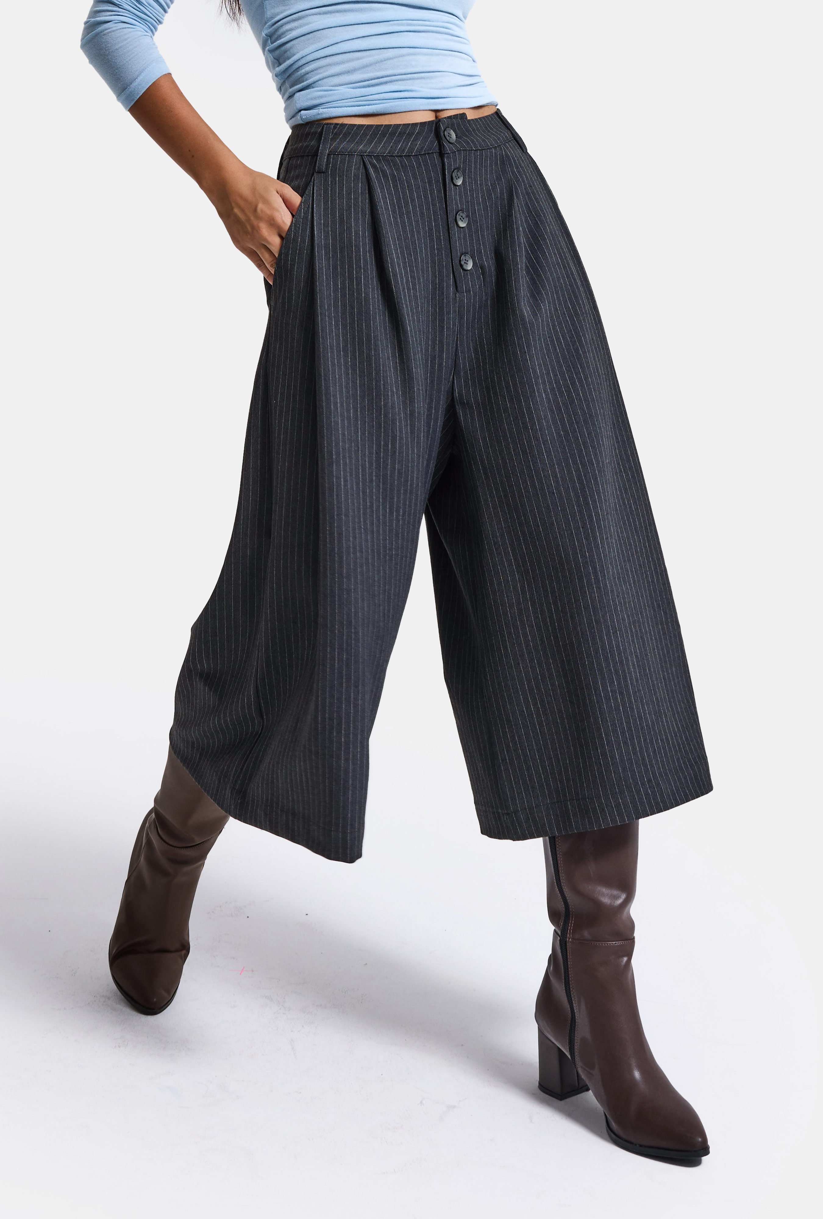 It's Basic Kadın Antrasit Çizgili w6-45 Baggy Bermuda Şort Pantolon