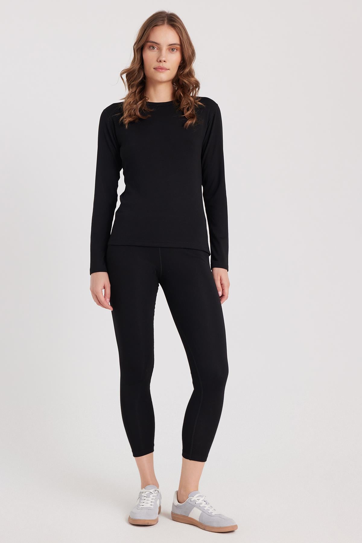 TUDORS Kadın Slim Fit Dar Kesim Bisiklet Yaka Siyah Termal Alt Üst Takım görsel 4